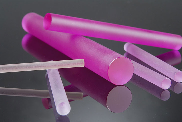 Tubos de cristal de alejandrita utilizados en depilación láser